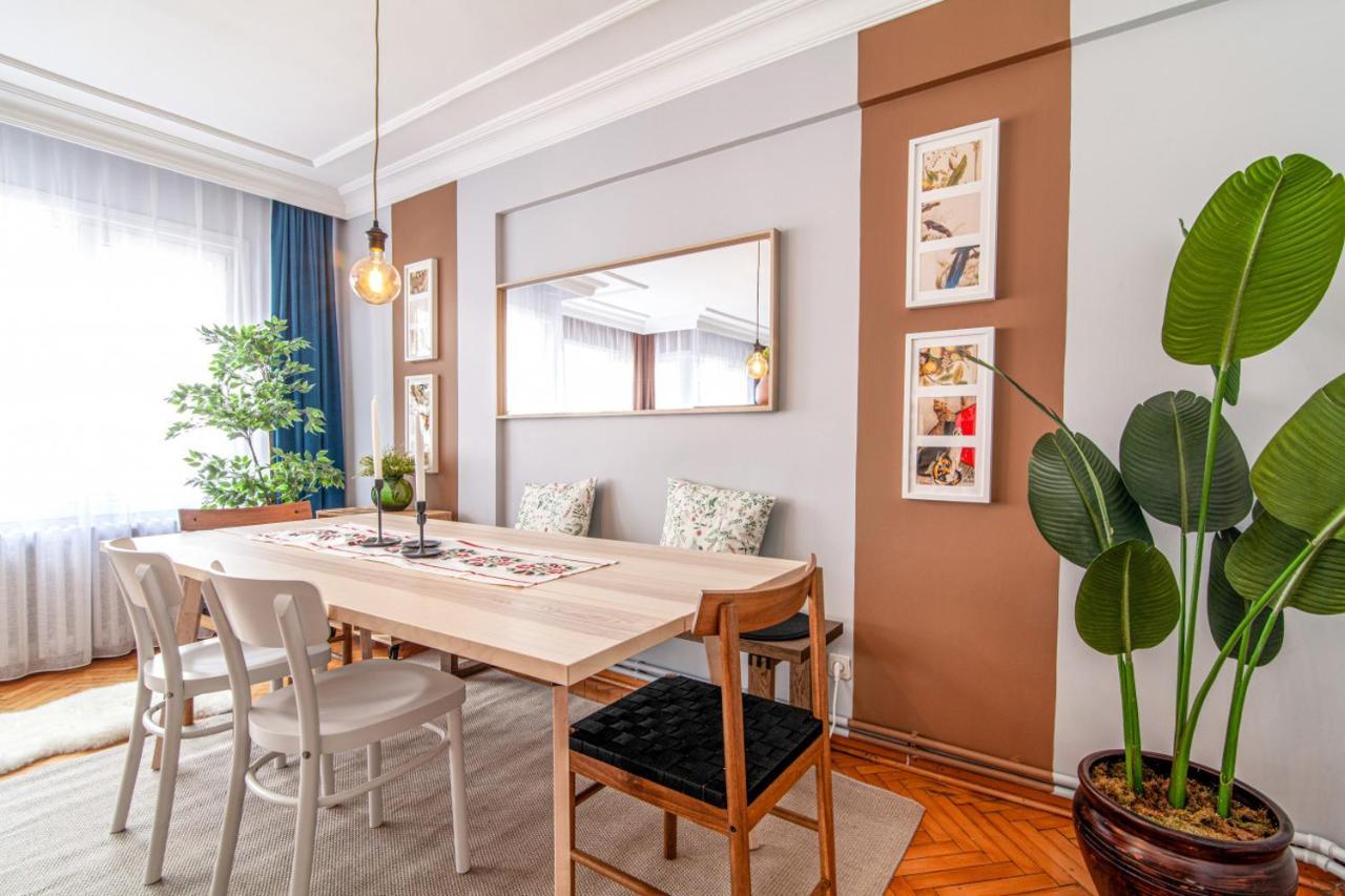 Gorgeous Flat With Lovely Balcony In Nisantasi Istanbul Exterior photo